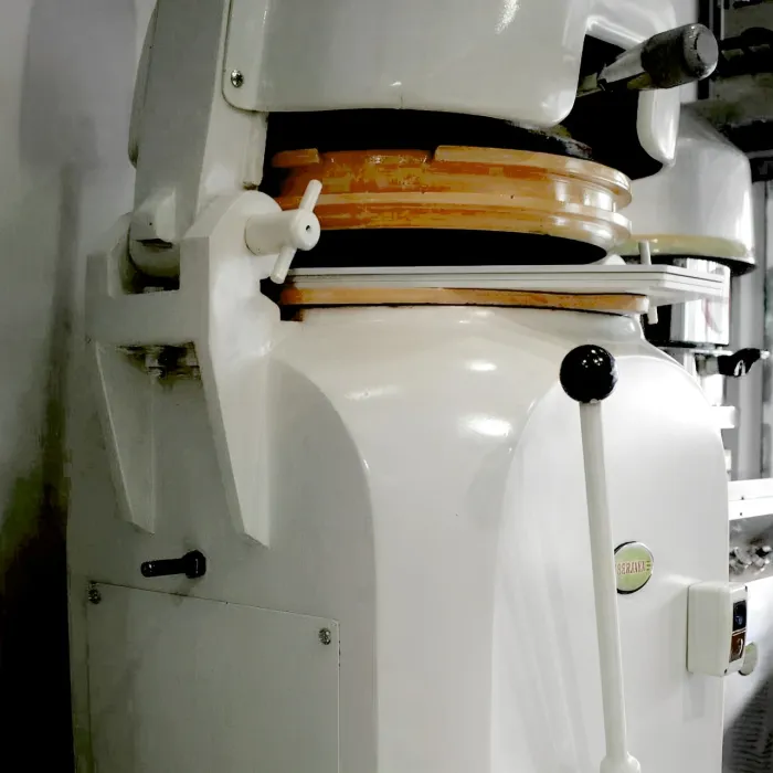 Semi Auto Dough Divider Rounder (BJY-DDR30) - Image 4