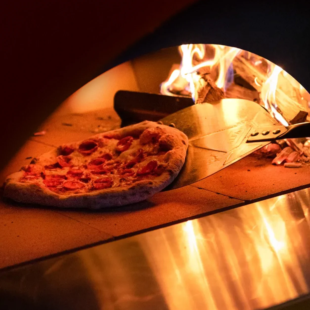 ALFA FORNI – WOOD PIZZA OVEN – MODERNO 5 PIZZE (RED) - Image 2