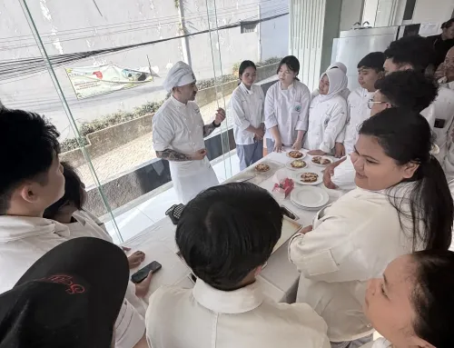Mudanesia Liput Guest Lecture MFK dan Tecnoeka untuk Mahasiswa AKPAR NHI Bandung